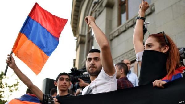 В Армении призывают расстреливать тех, кто готов идти на `уступки территорий`
